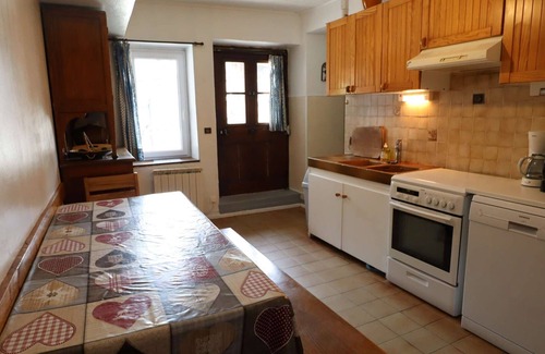 Areches Apartment | Spacious 6-Person Apartment with Southern Balcony in Beaufort Village