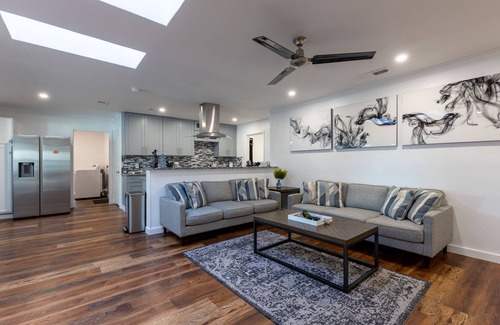 Ederville House | Spacious 6BR by AT&T Stadium Stockyard Heated Pool