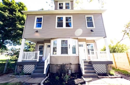 Downtown Niagara Falls House | Spacious 6BR Perfect for Families or Groups in Niagara Falls Ny