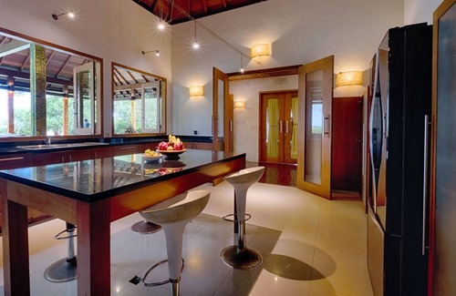 Ketewel Villa | Spacious 6BR Villa In Ketewel/Gianyar! 7Min Drive To Bali Zoo! W/Swimming Pool!