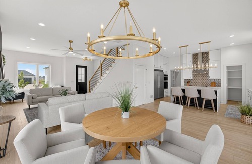 Waukee House | Spacious 6BR with Peaceful Pond Views - Brand New & Upscale