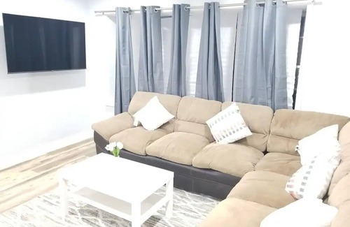 Seabrook House | Spacious 7-bedroom house in lovely Lanham