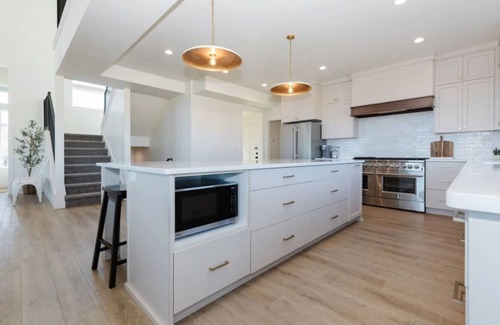 Fish Haven House | Spacious 8-bedroom house in The Reserve with lake access, pool, and courts.