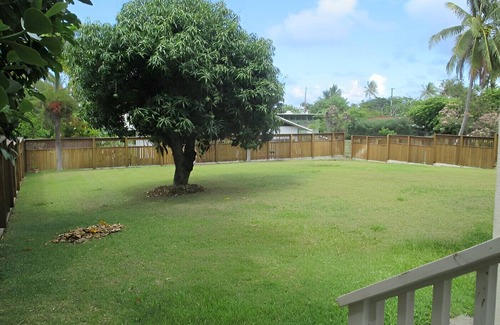 Lanikai House | Spacious 8-bedroom house with AC, WiFi in beautiful Kailua next to Lanikai Beach
