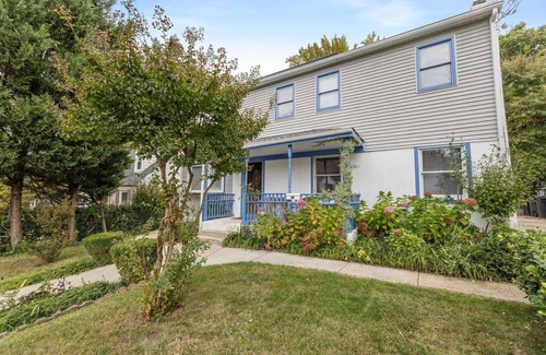 Hyattsville House | Spacious 8-bedroom house with AC and WiFi in charming Hyattsville