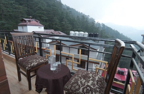 Shimla House | Spacious 9-bedroom apartment in enjoyable Shimla with fitness room