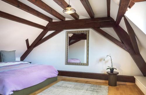 Marlenheim Apartment | Spacious 90m2 Home, Bay Windows & Large Parking