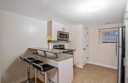 Petworth House | Spacious 9B Mansion 4 Levels -Private Yard & Parking