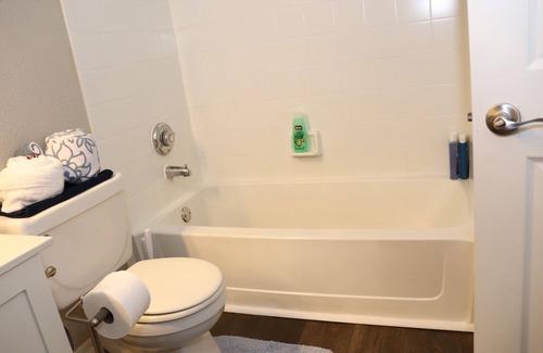 Sandy Springs Apartment | Spacious Accessibility 2R2bts Apt with 4 beds sleeps 6