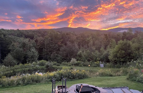 Worcester House | Spacious and Beautiful 30 ft Yurt in the Mountains - 8 mi from Montpelier!