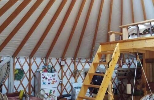 Worcester House | Spacious and Beautiful 30 ft Yurt in the Mountains - 8 mi from Montpelier!
