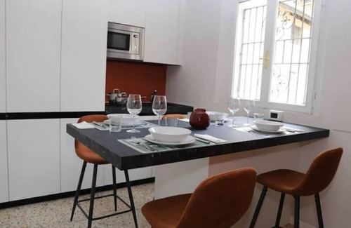 Old Town Apartment | Spacious and bright apartment in exceptional location in the center of Modena