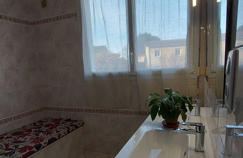 Le Hameau Apartment | Spacious and bright apartment in villa with terrace and garden
