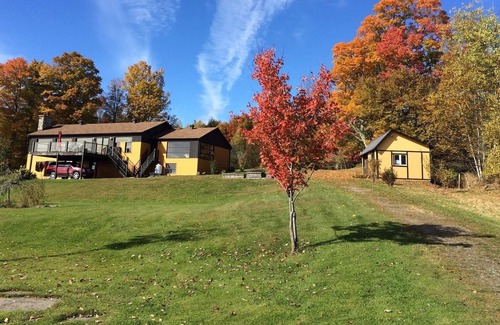 Potton House | Spacious and bright chalet, sauna pool, breathtaking view, nature.