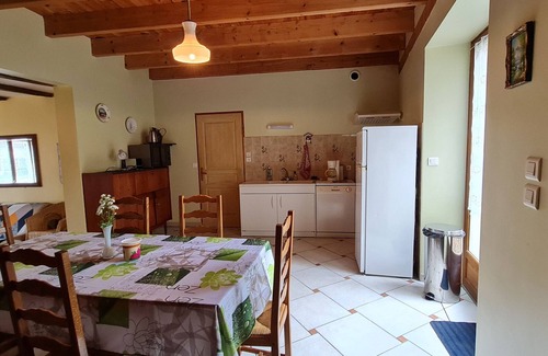 Meligny-le-Grand Cottage | Spacious and comfortable house with terrace and garden, perfect for family or business