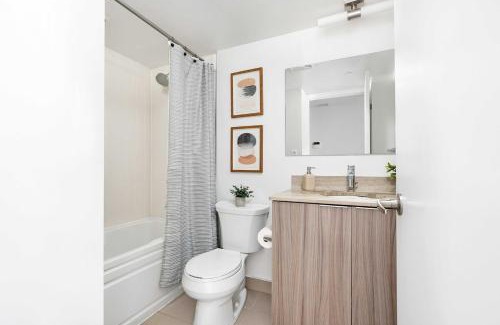 Bay Cloverhill Apartment | Spacious and Central 1BR in Heart of Downtown