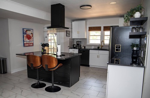 Caddo Heights-South Highlands House | Spacious and Charming home in South Highlands