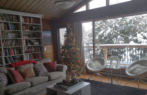 Ivry-sur-le-Lac House | Spacious and Cozy Cottage House