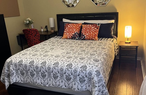 Riverview House | Spacious and comfortable bedroom with private bathroom