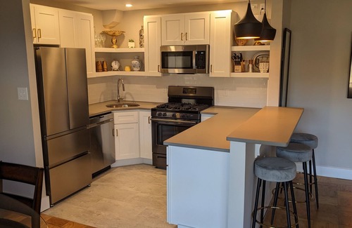 Falls Church House | Spacious and Convenient condo in Tysons