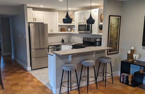 Falls Church House | Spacious and Convenient condo in Tysons