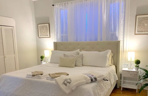 St. Louis House | Spacious and Cozy Home in a Great Area Next to Parks and Close Downtown!