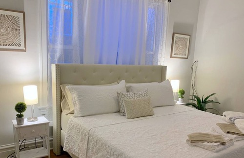 St. Louis House | Spacious and Cozy Home in a Great Area Next to Parks and Close Downtown!