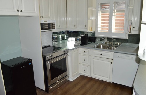 York Mills House | Spacious and cozy retreat with parking