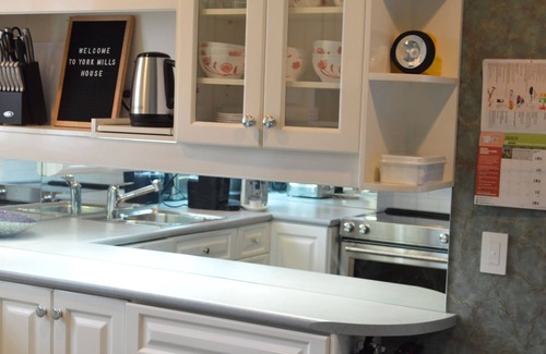 York Mills House | Spacious and cozy retreat with parking