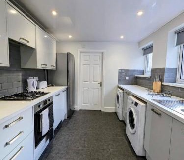 North Bitchburn House | Spacious And Homey 4 Br House