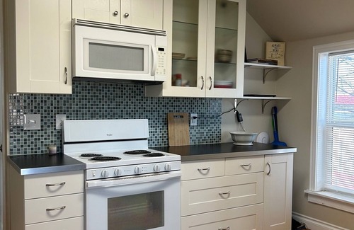 Roundup Apartment | Spacious and light filled apartment in downtown Roundup, MT