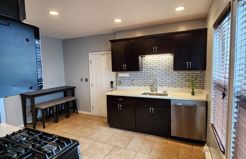 Worcester House | Spacious and luxurious 3-bedroom home w/jetted bathtub