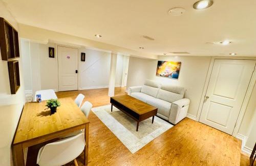 Brampton House | Spacious and Modern Family-Friendly 2-Bedroom Apartment - Near Airport & Toronto Downtown