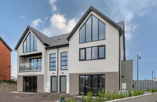 Rhyd-y-foel Apartment | Spacious and modern family apartment, central and within walking distance to local amenities