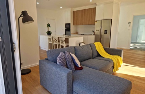 Theodore House | Spacious and modern four bedroom home