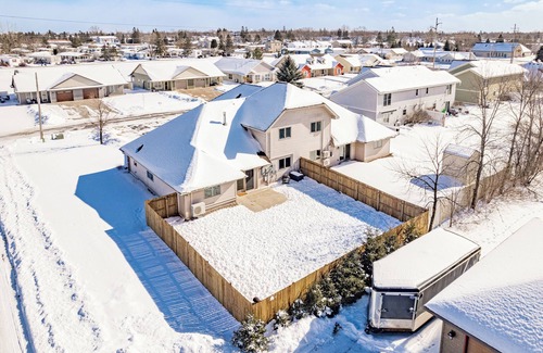 Billings Park House | Spacious and Modern Townhome in Superior - Near Duluth - Dog Friendly