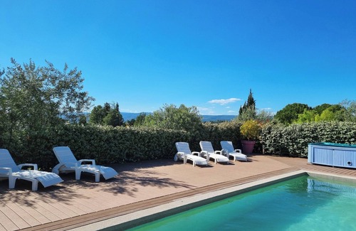 Oupia Villa | Spacious and pleasant villa with a private pool