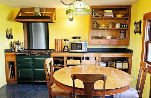 Orleans House | Spacious and restful rural retreat house for families and groups.