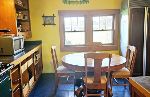 Orleans House | Spacious and restful rural retreat house for families and groups.