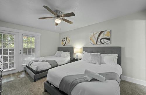 Arlington Apartment | Spacious and Stylish Apartment right by AT&T Stadium!