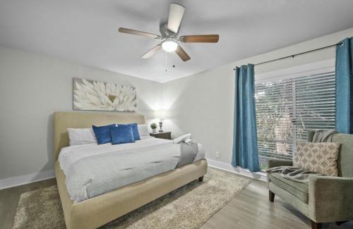 Arlington Apartment | Spacious and Stylish Apartment right by ATT Stadium!