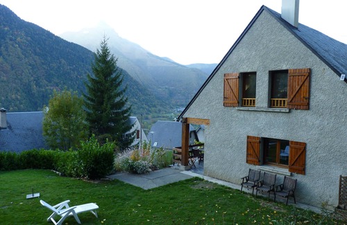 Guchan House | Spacious and warm mountain house