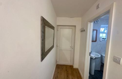 Abingdon Apartment | Spacious and Welcoming one-bedroom apartment