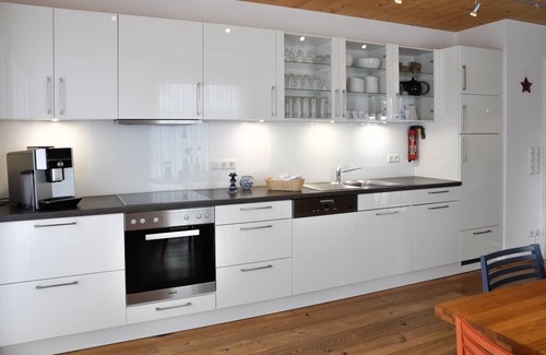 Utting am Ammersee Apartment | Spacious apartment - new - walk to the lake - sauna - Utting am Ammersee