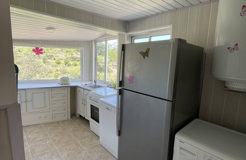 Esparron-de-Verdon Apartment | Spacious apartment in Esparron for 10 with pool