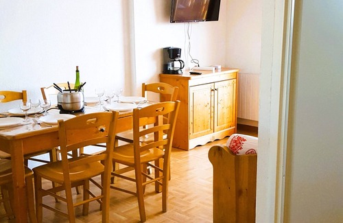 Puy-Saint-Vincent Apartment | Spacious apartment, Ecrins National Park, Puy Saint Vincent ski resort.