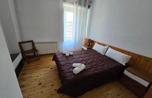 Bellver de Cerdanya Apartment | Spacious apartment in Bellver de Cerdanya 150 m² with balcony