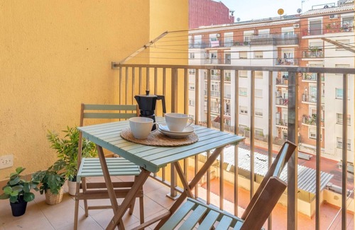 El Congres i els Indians Apartment | Spacious Apartment in Barcelona available for the summer!