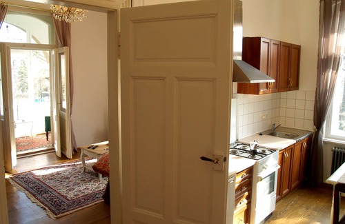 Blasewitz Apartment | Spacious apartment in a historic villa with two bedrooms.