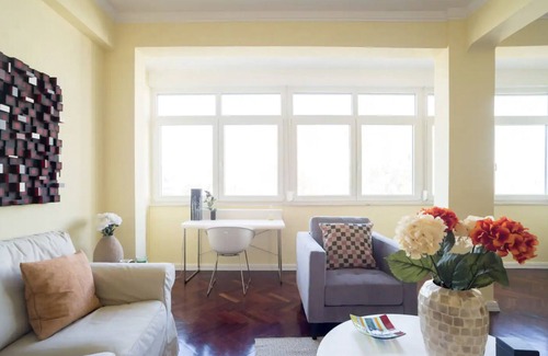 Belem Apartment | Spacious apartment in Belém. Family sized retreat, walking distance to monuments